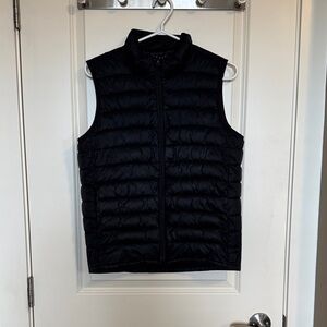 GAP Black Quilted Puffer Vest - Lightweight Sleeveless Jacket